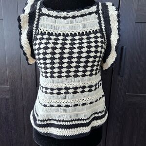 Forever 21 Black and Cream Crochet Tank Top